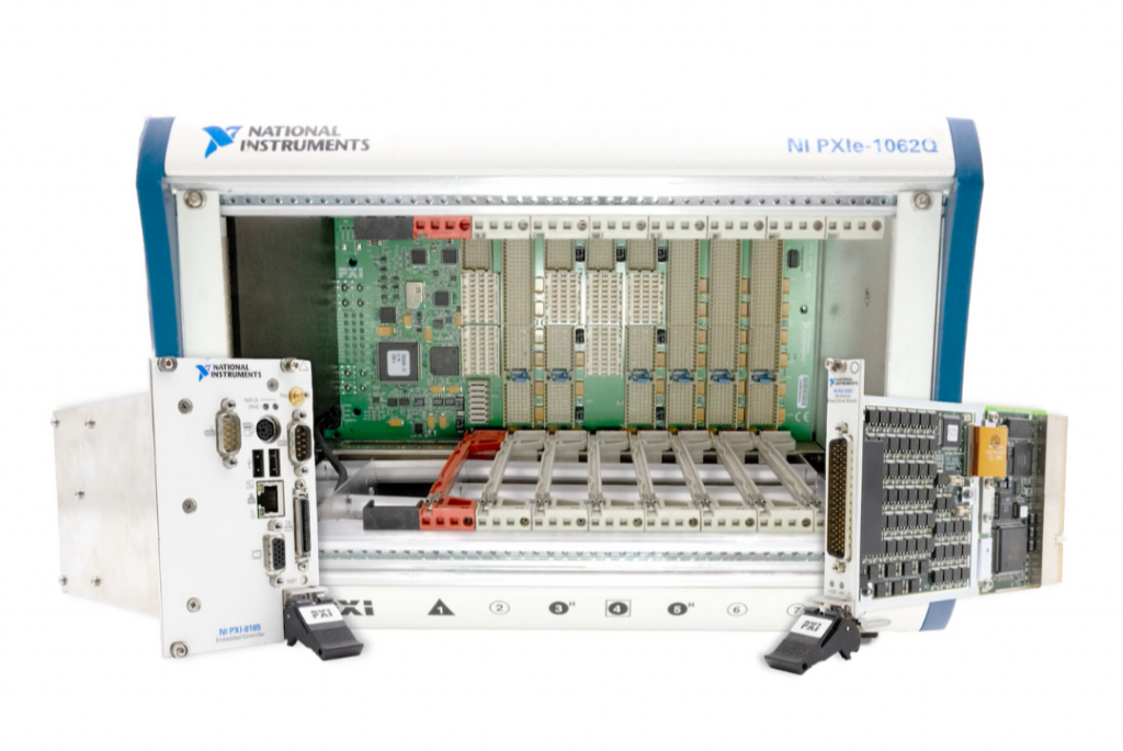 NI PXIe-1062Q chassis with two PXI modules on the sides