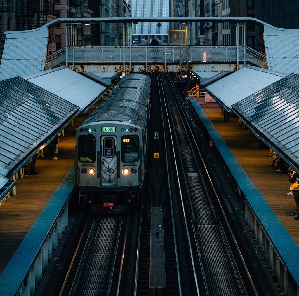 Train stopped at a train station in Chicago, IL