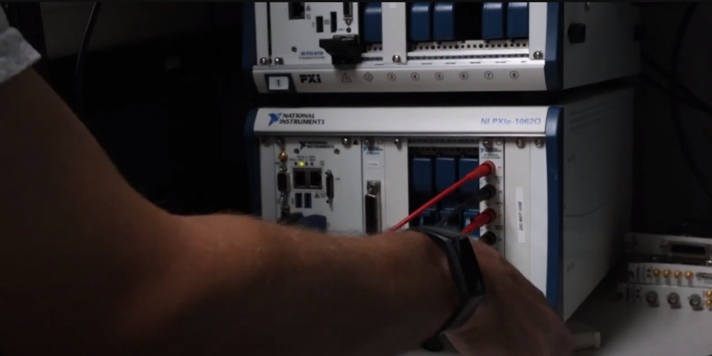 PXI-4070 in a chassis with all banana plugs plugged in