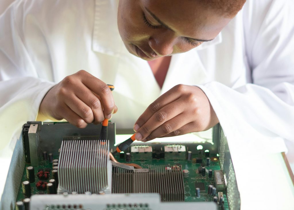 Person in lab using InstrumentStudio™, PXI Modular Instrument